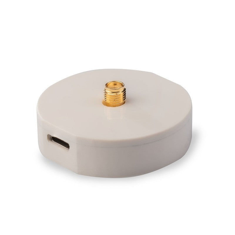 UM980 RTK GNSS Smart Antennenmodul mit USB-C, RFI-Schutz und SMA Helix-Antenne im Metallgehäuse.